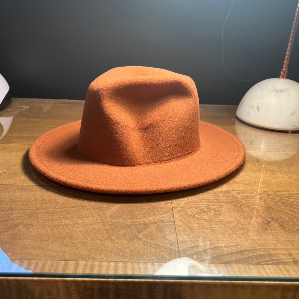 *SOLD* NWT Universal Threads Hat
